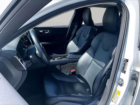 Used 2020 Volvo S60 T6 Momentum AWD/4WD image 8