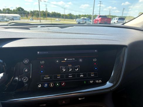 Used 2021 Buick Envision Essence w/ Technology Package I image 20