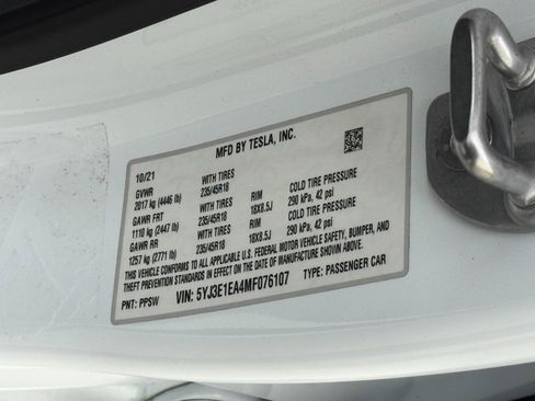 Used 2021 Tesla Model 3 Standard Range Plus image 46