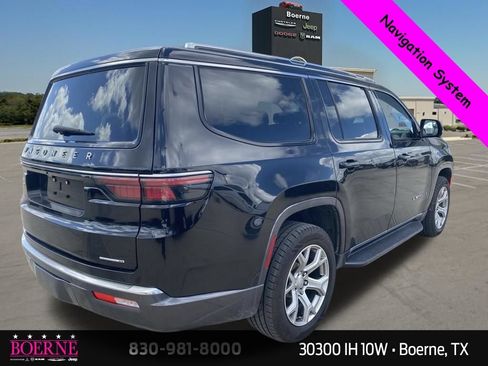 Used 2022 Jeep Wagoneer Series II AWD/4WD image 8