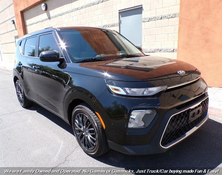 Used 2020 Kia Soul LX FWD image 1