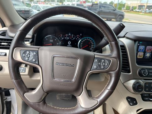 Used 2019 GMC Yukon XL Denali w/ Denali Ultimate Package RWD image 24