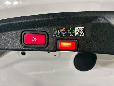 Used 2023 Mercedes-Benz E 53 AMG 4MATIC Cabriolet image 33