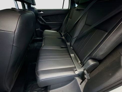 Used 2022 Volkswagen Tiguan SE R-Line image 13