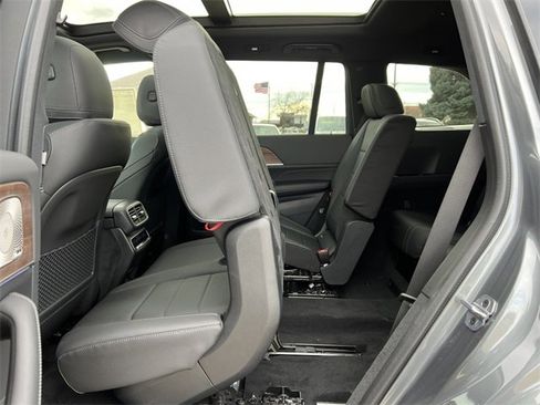 Used 2025 Mercedes-Benz GLS 450 4MATIC image 5