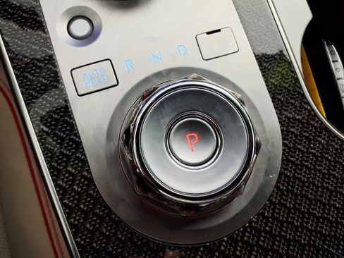 Certified 2025 Genesis GV80 3.5T e-SC image 21