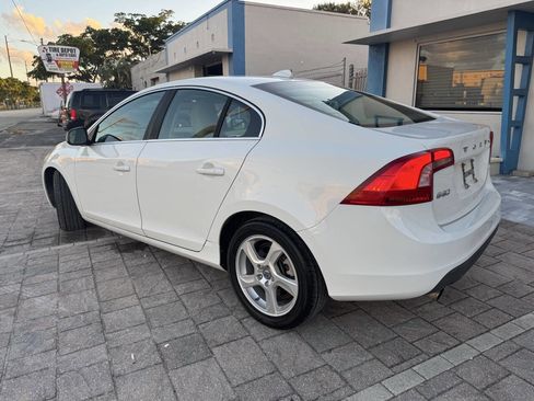 Used 2012 Volvo S60 T5 image 12