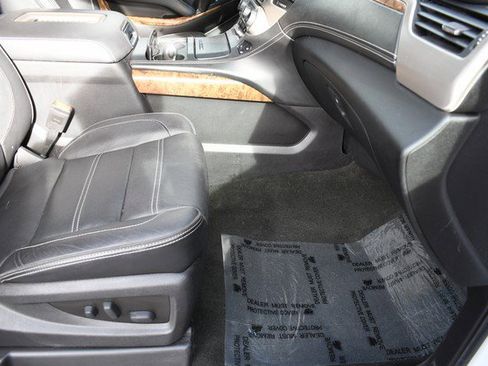 Used 2016 GMC Yukon Denali w/ Open Road Package image 26