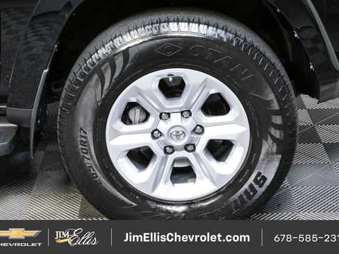 Used 2021 Toyota 4Runner SR5 AWD/4WD image 35