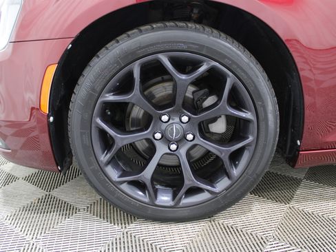 Used 2019 Chrysler 300 Touring w/ Sport Appearance Package image 37