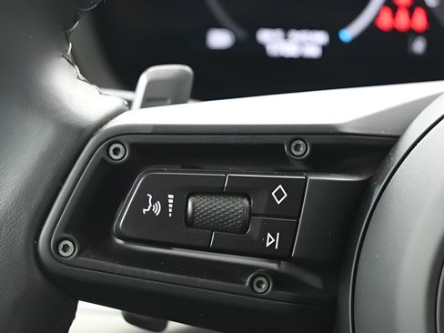 Certified 2025 Porsche Cayenne S AWD/4WD image 23