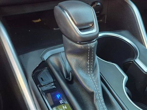 Used 2023 Toyota Highlander XSE FWD image 11