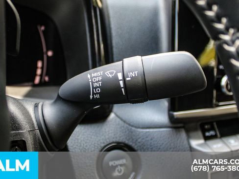 Used 2025 Toyota Camry SE image 30