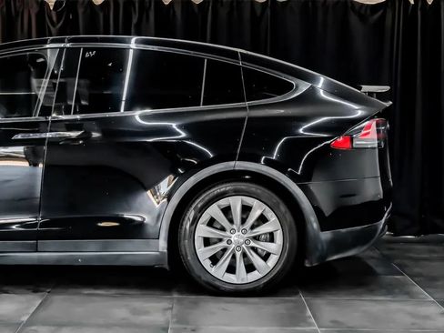 Used 2020 Tesla Model X Long Range AWD/4WD image 19