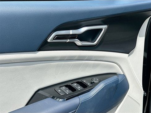 Used 2025 Kia Sportage EX w/ EX Premium Package image 17