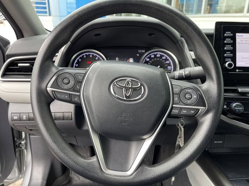 Used 2022 Toyota Camry LE image 20