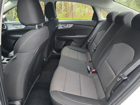 Used 2023 Kia Forte LXS image 9