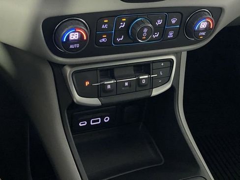 Certified 2024 GMC Terrain SLT w/ Infotainment Package II image 23