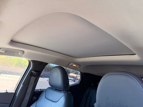 Used 2022 Chevrolet Bolt EUV Premier w/ Sun & Sound Package FWD image 12