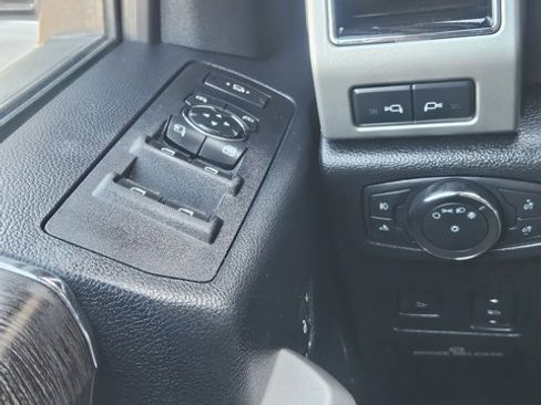 Used 2020 Ford F250 Lariat w/ Lariat Ultimate Package image 25