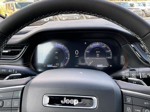 New 2026 Jeep Grand Cherokee Limited w/ Limited Altitude Package AWD/4WD image 11