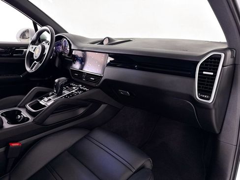 Used 2023 Porsche Cayenne image 13