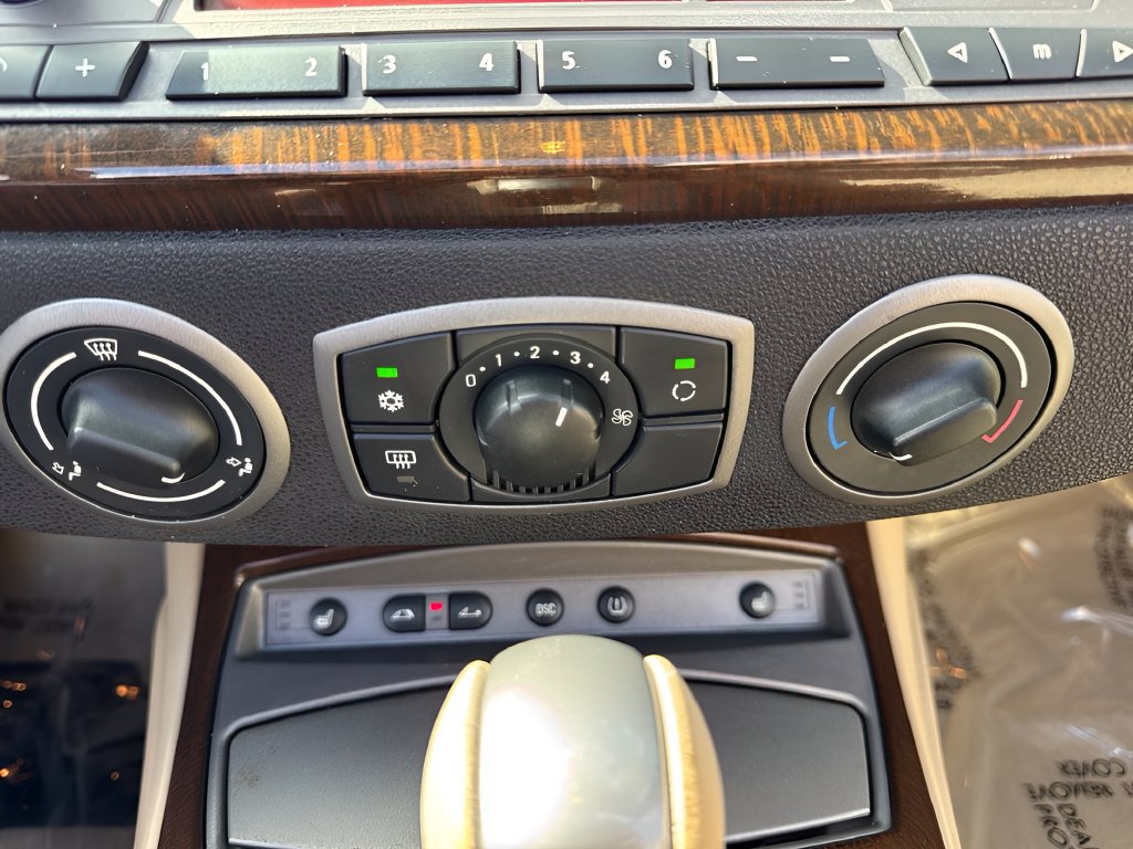 Used 2004 BMW Z4 3.0i RWD image 16