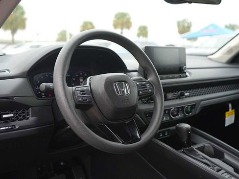 Used 2025 Honda Accord SE image 2