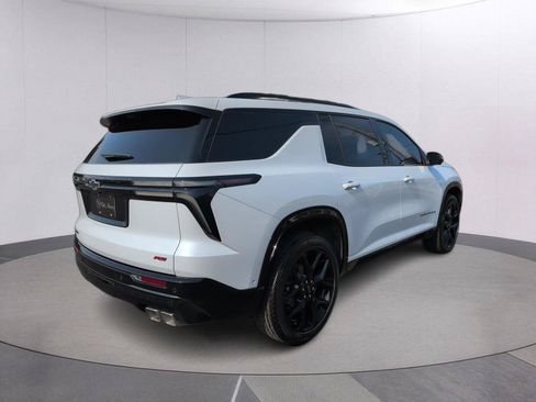 Certified 2026 Chevrolet Traverse RS w/ LPO, Floor Liner Package FWD image 7
