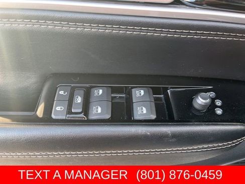 Used 2024 Jeep Wagoneer L Series II w/ Flexible Seating Group AWD/4WD image 17