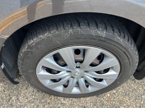 Used 2013 Toyota Corolla LE FWD image 5