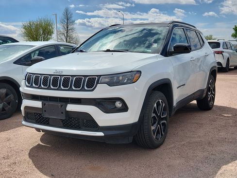 Used 2024 Jeep Compass Limited image 3