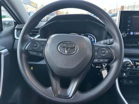 Used 2025 Toyota RAV4 LE image 27