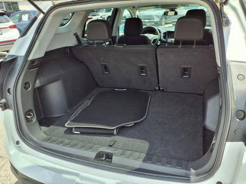 Used 2022 GMC Terrain SLE FWD image 28