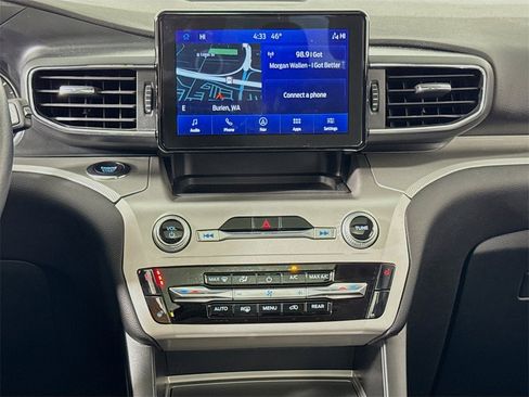 Used 2022 Ford Explorer XLT w/ Equipment Group 202A image 16