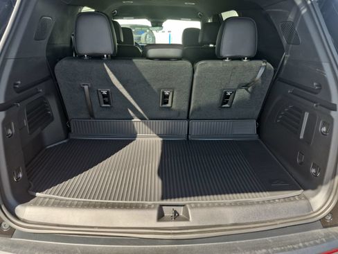 New 2026 Chevrolet Traverse Z71 w/ Enhanced Driving Package AWD/4WD image 40