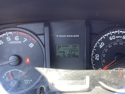 Used 2016 Toyota Tacoma SR w/ SR Convenience Package image 21