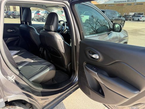 Used 2019 Jeep Cherokee Limited AWD/4WD image 15