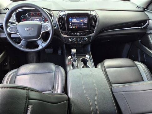Used 2021 Chevrolet Traverse RS FWD image 16