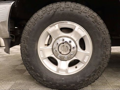 Used 2015 Ford F250 XLT w/ XLT Interior Package image 6