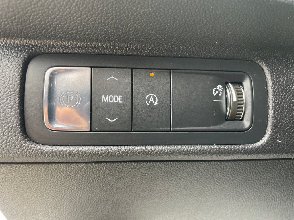 Used 2024 Chevrolet Traverse LT w/ LPO, Floor Liner Package FWD image 37