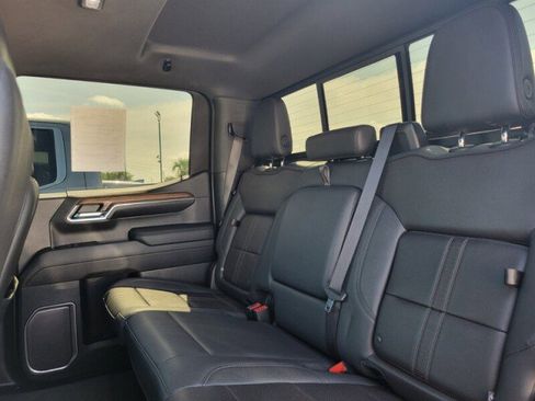 Used 2023 Chevrolet Silverado 1500 High Country w/ Technology Package AWD/4WD image 26