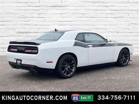 Used 2022 Dodge Challenger R/T w/ T/A Package image 5