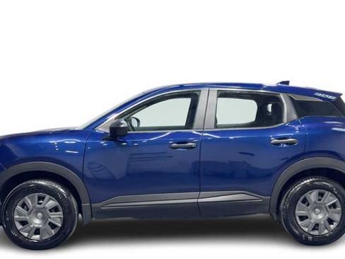 Used 2025 Nissan Kicks S FWD image 1