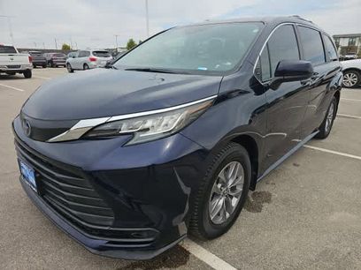 Used 2022 Toyota Sienna LE