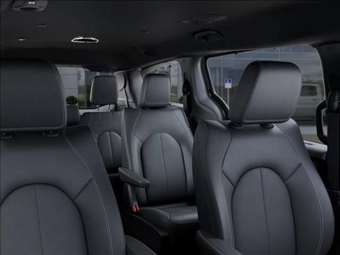 New 2027 Chrysler Pacifica Select w/ Family Tech Group AWD/4WD image 26