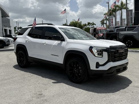 Used 2026 GMC Terrain Elevation w/ Elevation Premium Package FWD image 3