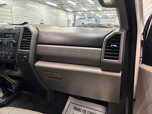 Used 2017 Ford F250 XL w/ Power Equipment Group AWD/4WD image 26