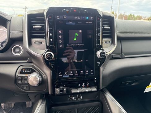 New 2026 RAM 1500 Laramie AWD/4WD image 12