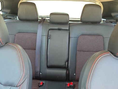 Used 2025 Nissan Kicks SR AWD/4WD image 18